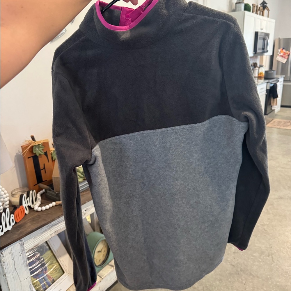 Columbia Gray and Black Fleece Pullover